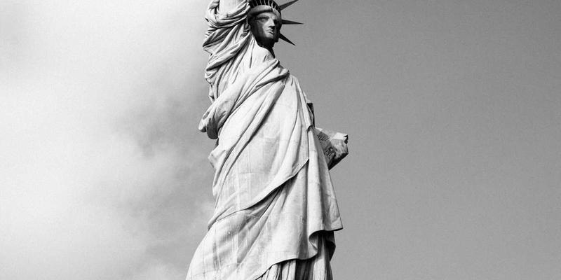 动力电池技术革命：从锂电池突破到未来出行新生态