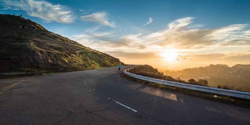 钠离子电池：电动汽车领域的下一代储能解决方案与技术挑战